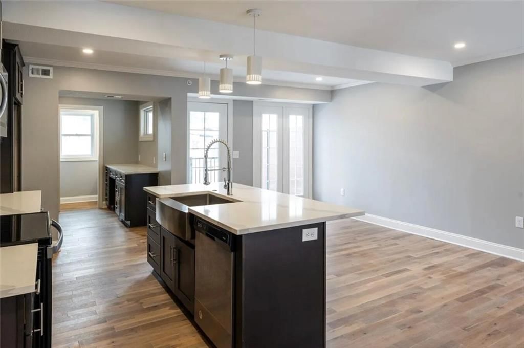 4464 Broadway Boulevard — photo 3