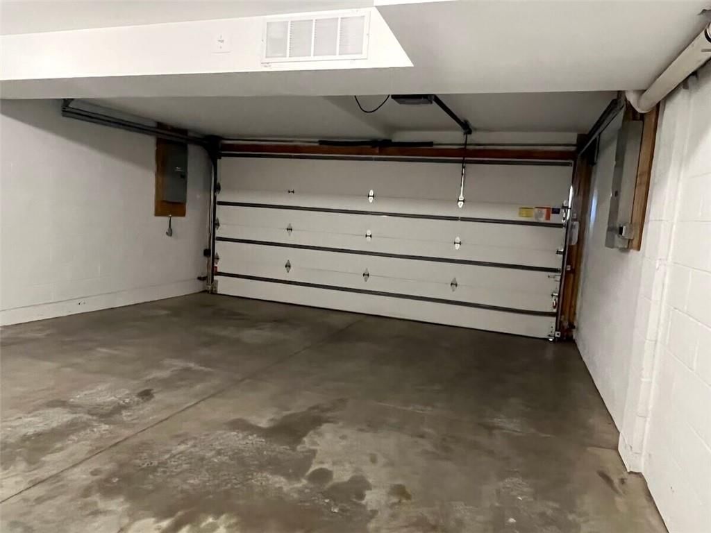4464 Broadway Boulevard — photo 19