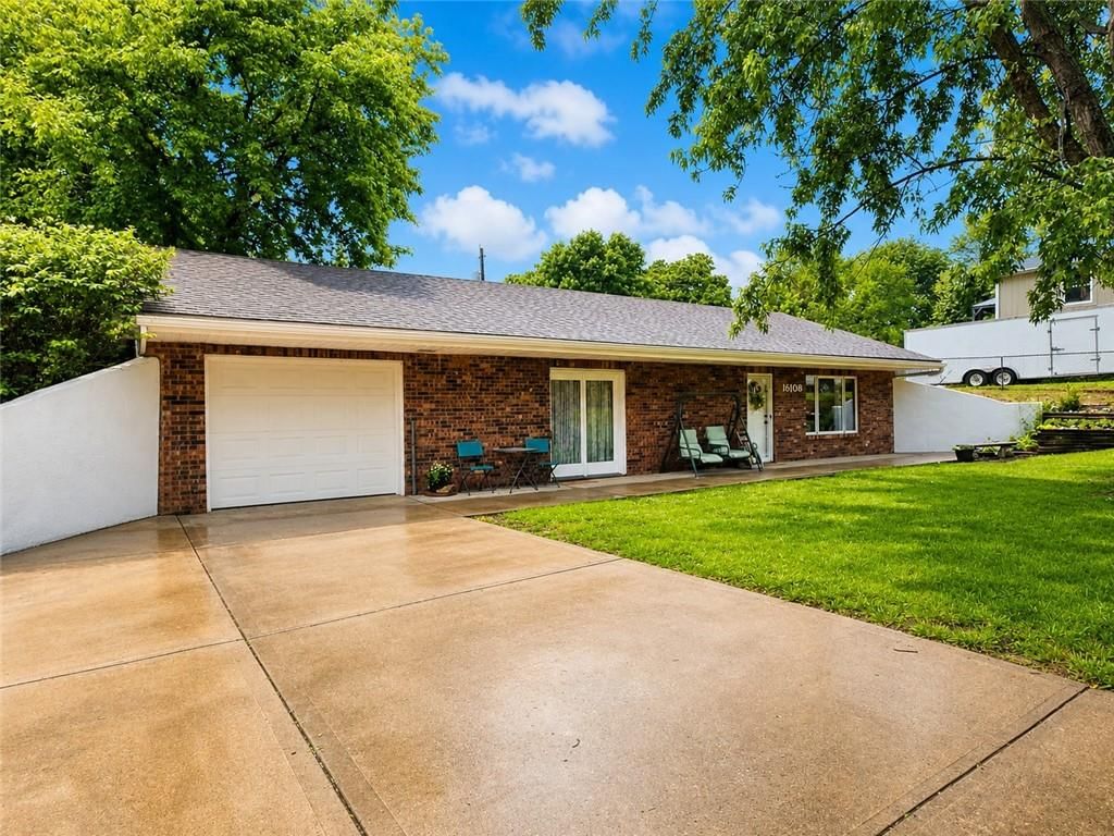 16108 Speaker Avenue — photo 3