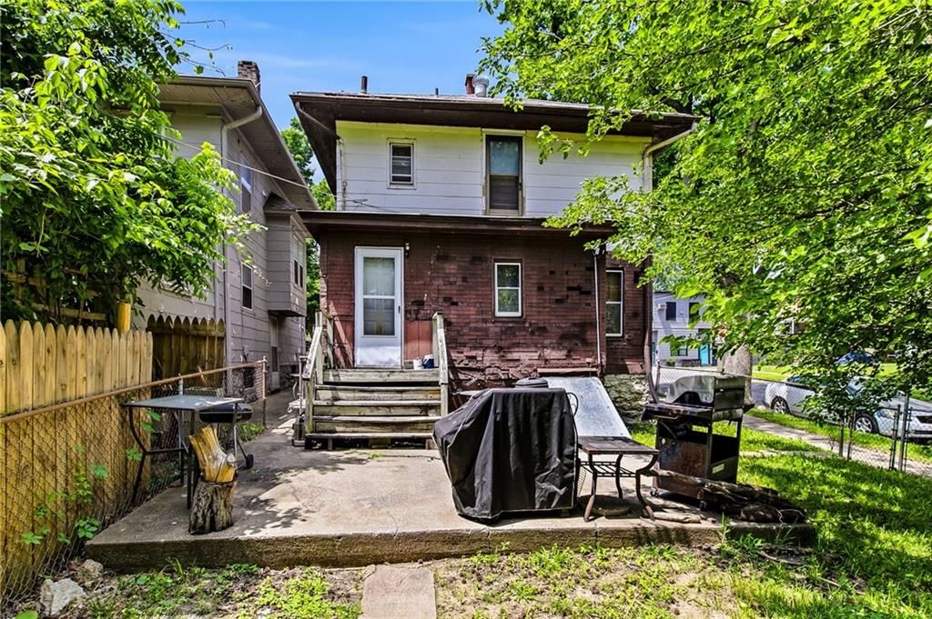 145 N White Avenue — photo 22
