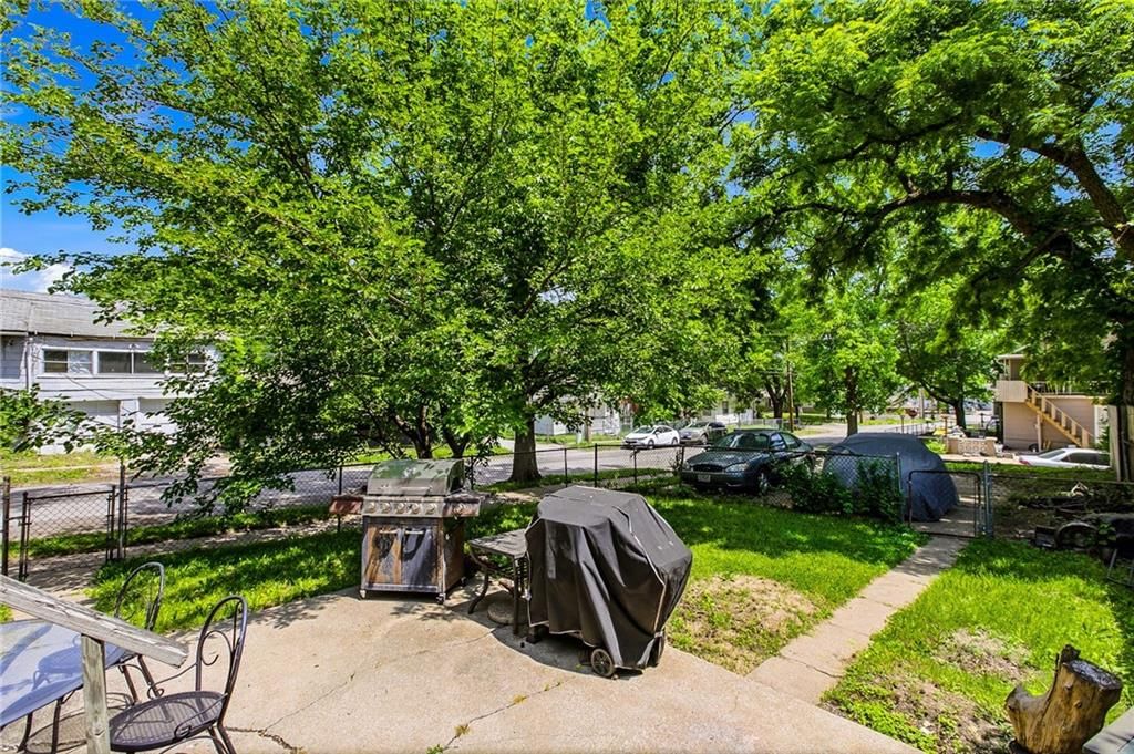 145 N White Avenue — photo 24