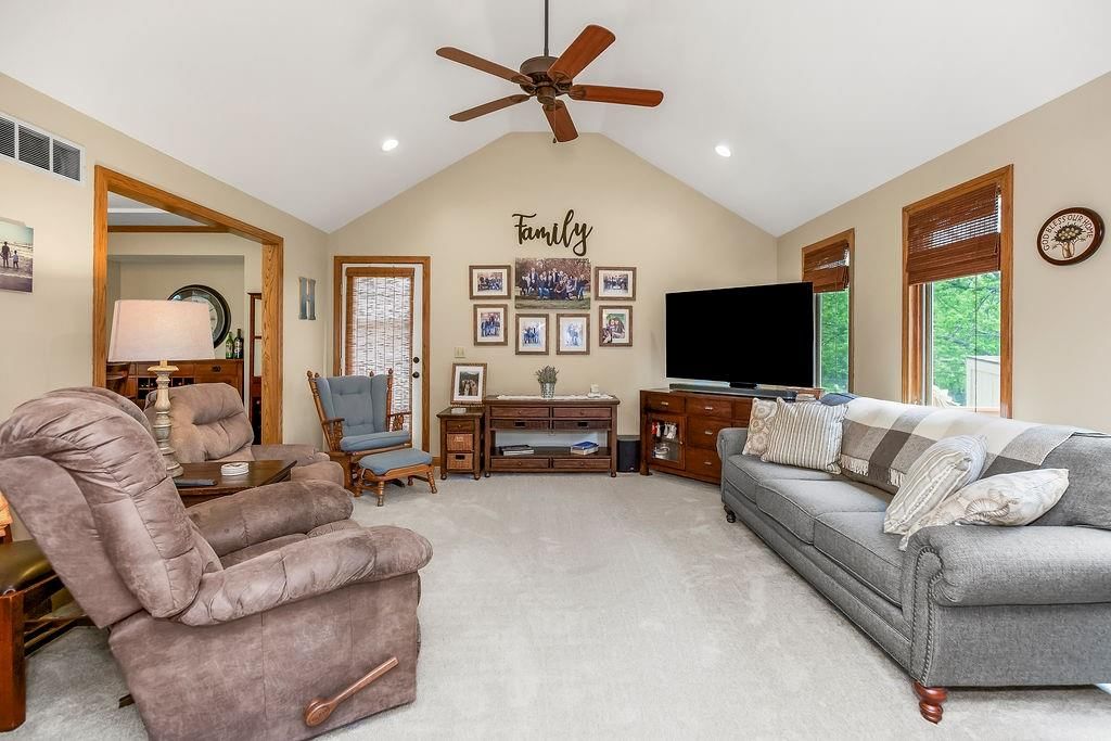 1508 Winchester Drive — photo 6