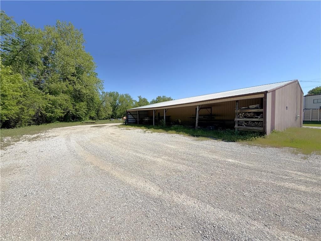 305 N Mason Street — photo 11