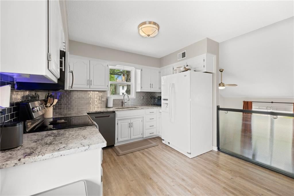 547 N Persimmon Drive — photo 11