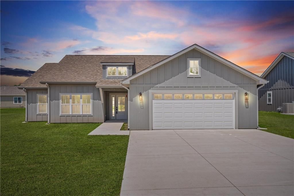 612 Catalpa Street — photo 2