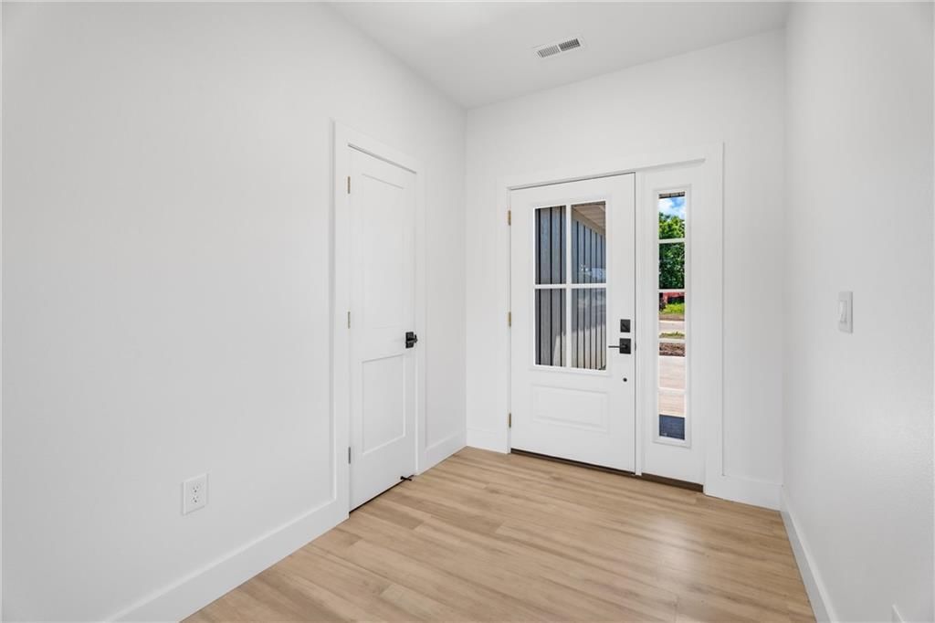 612 Catalpa Street — photo 7