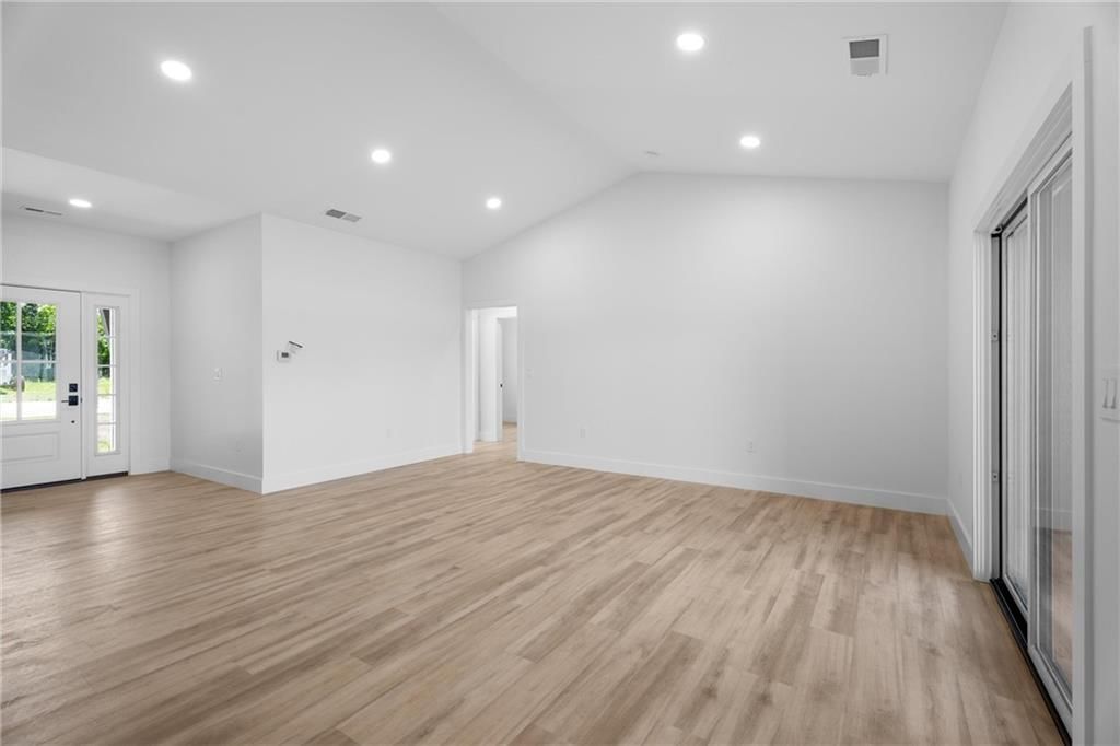 612 Catalpa Street — photo 12