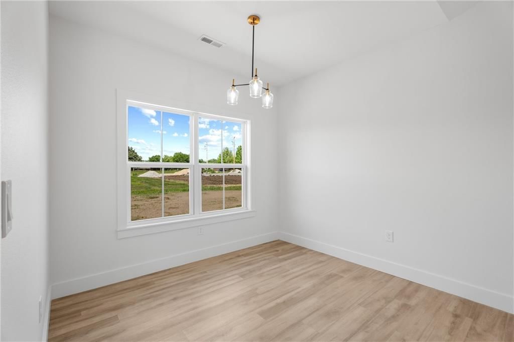 612 Catalpa Street — photo 13