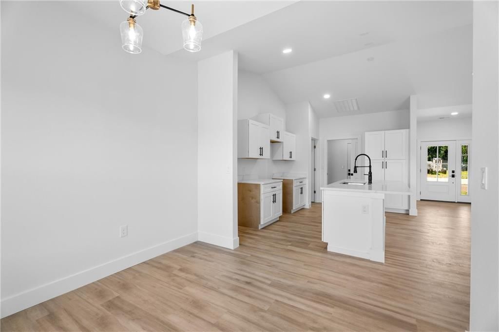 612 Catalpa Street — photo 15