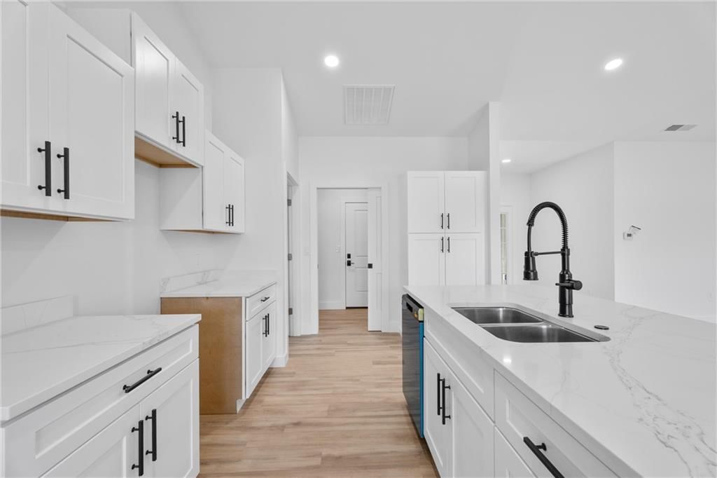612 Catalpa Street — photo 16