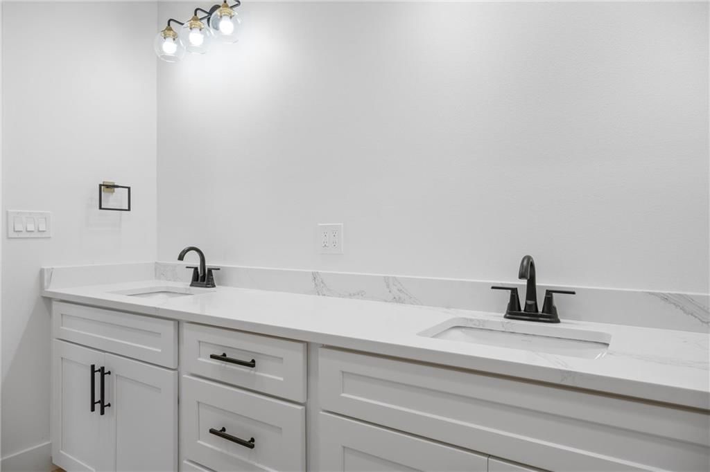 612 Catalpa Street — photo 28