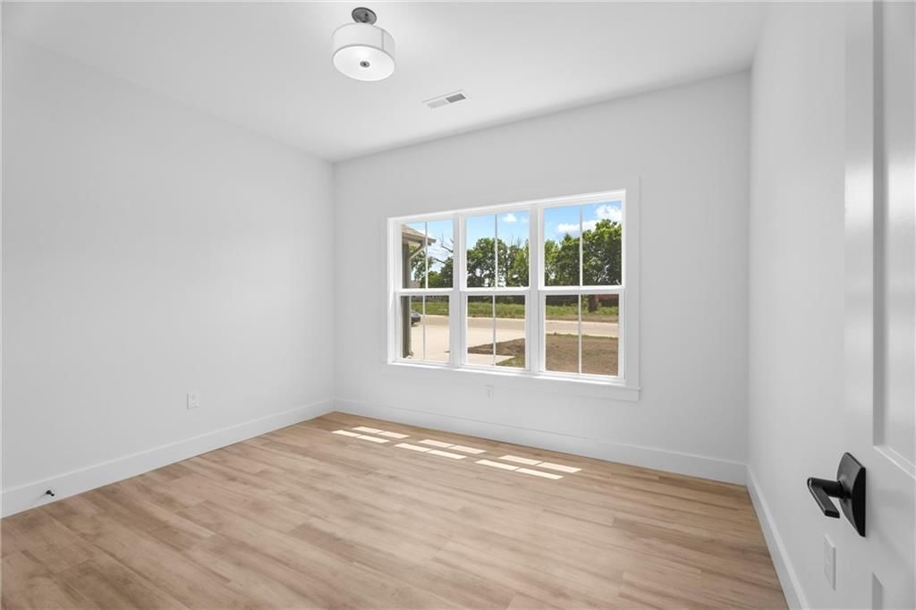 612 Catalpa Street — photo 30