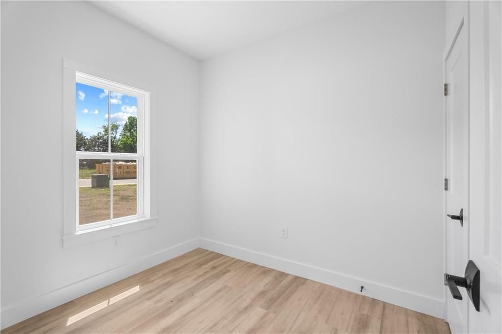 612 Catalpa Street — photo 32