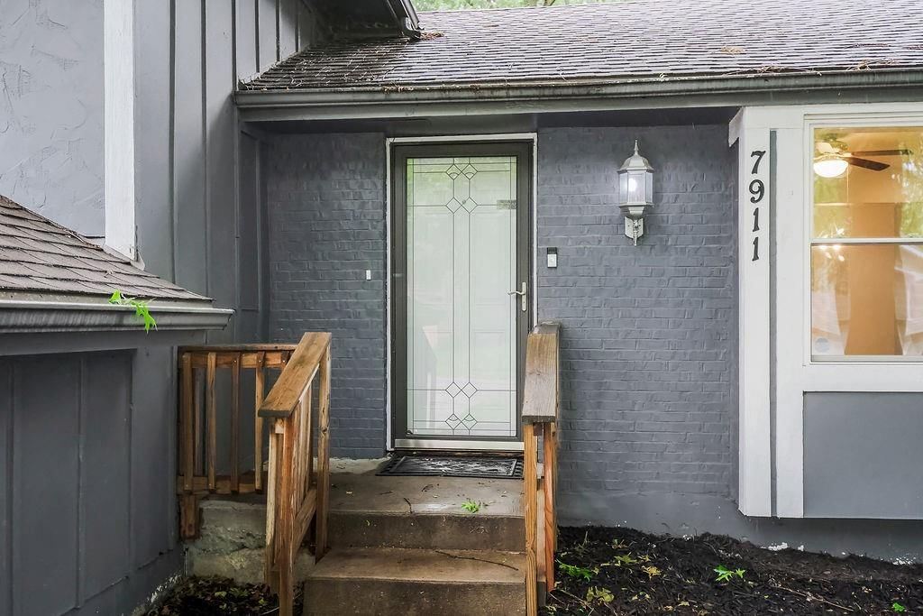 7911 N Stoddard Avenue — photo 2