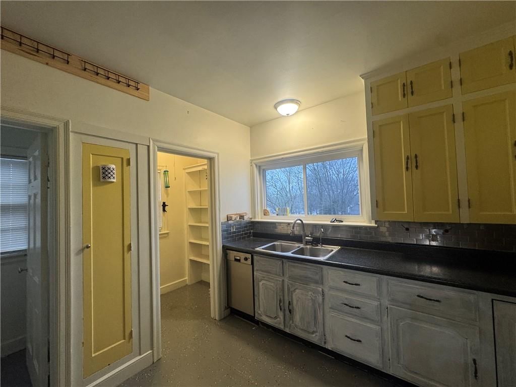 1410 S Broadway Street — photo 16