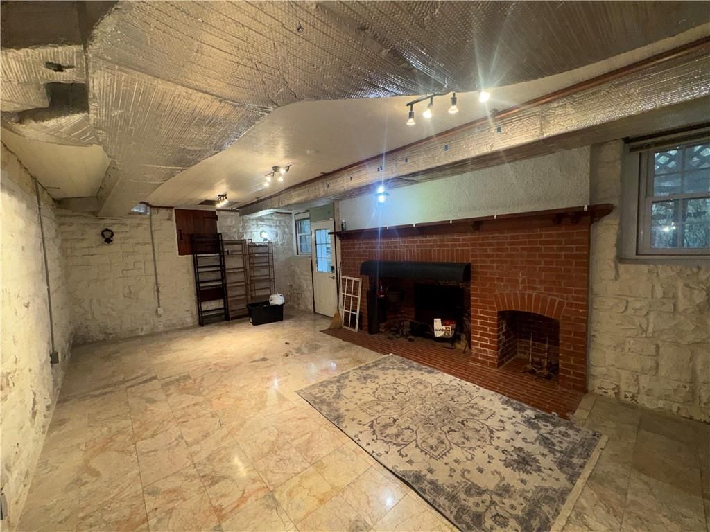 1410 S Broadway Street — photo 40