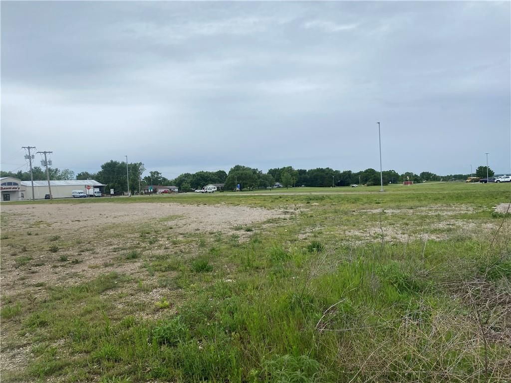 800 North Maple Street — photo 6