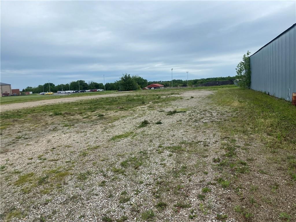 800 North Maple Street — photo 7