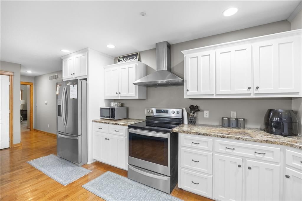 102 E Leighton Street — photo 8