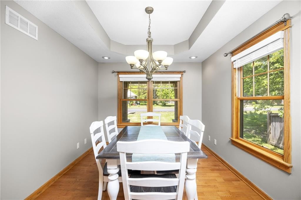 102 E Leighton Street — photo 10