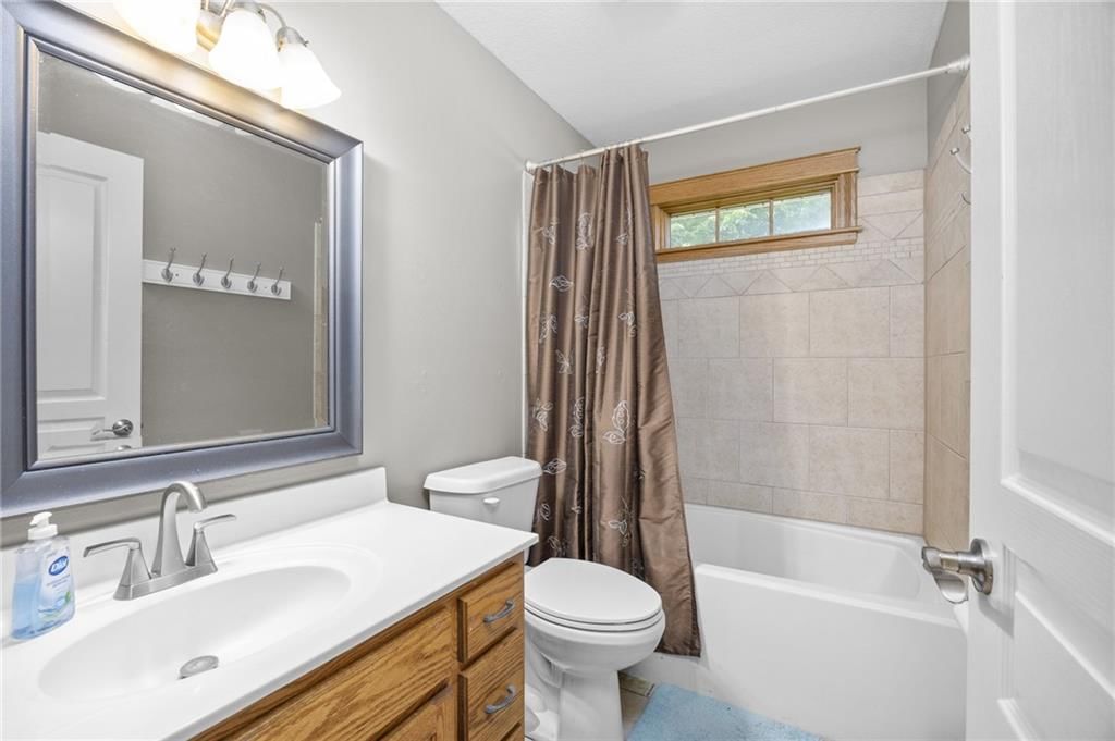 102 E Leighton Street — photo 12