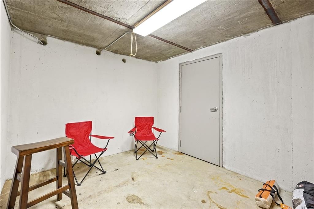 102 E Leighton Street — photo 19