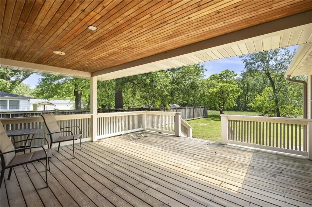 102 E Leighton Street — photo 24