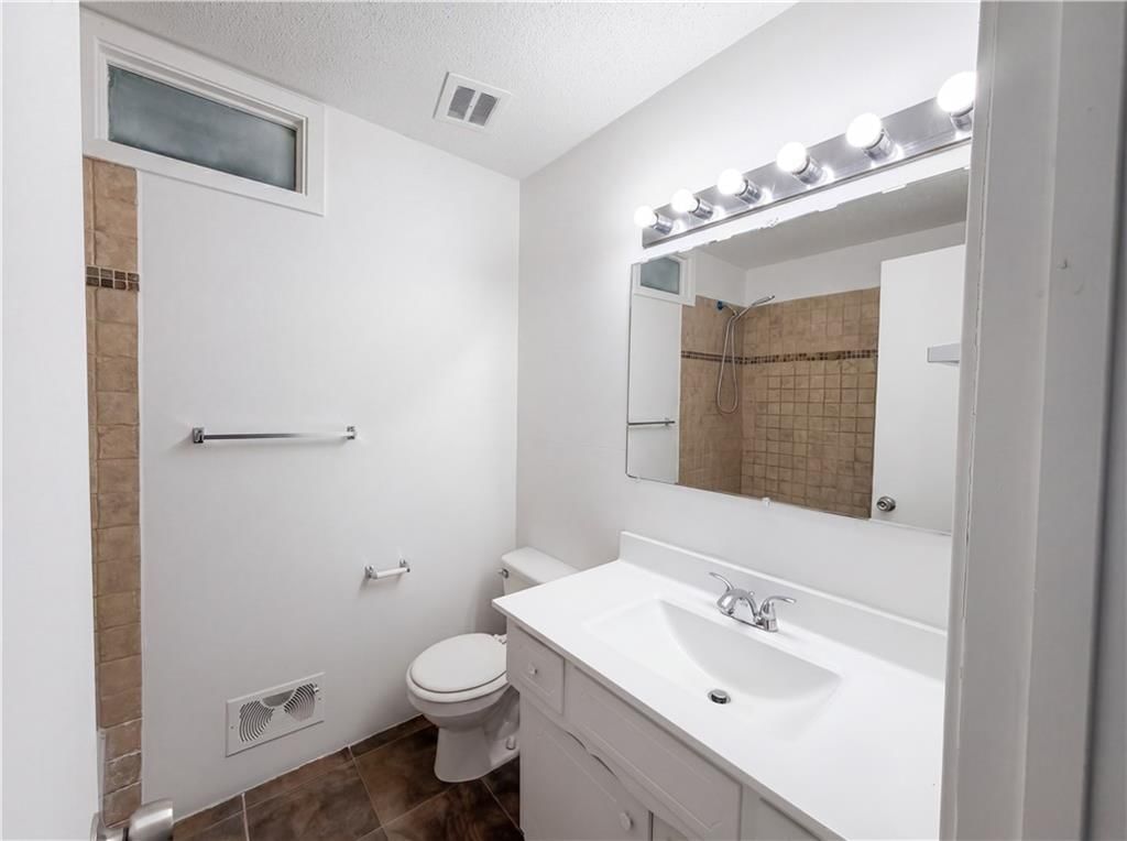 9401 E 84th Terrace — photo 6