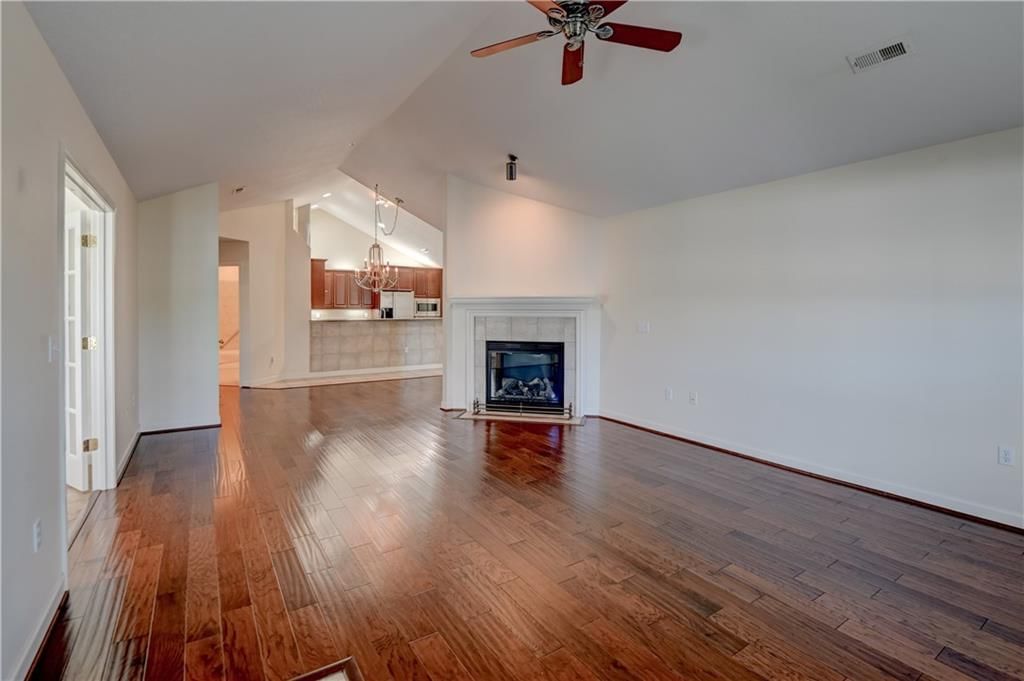 23113 W 71st Terrace — photo 3
