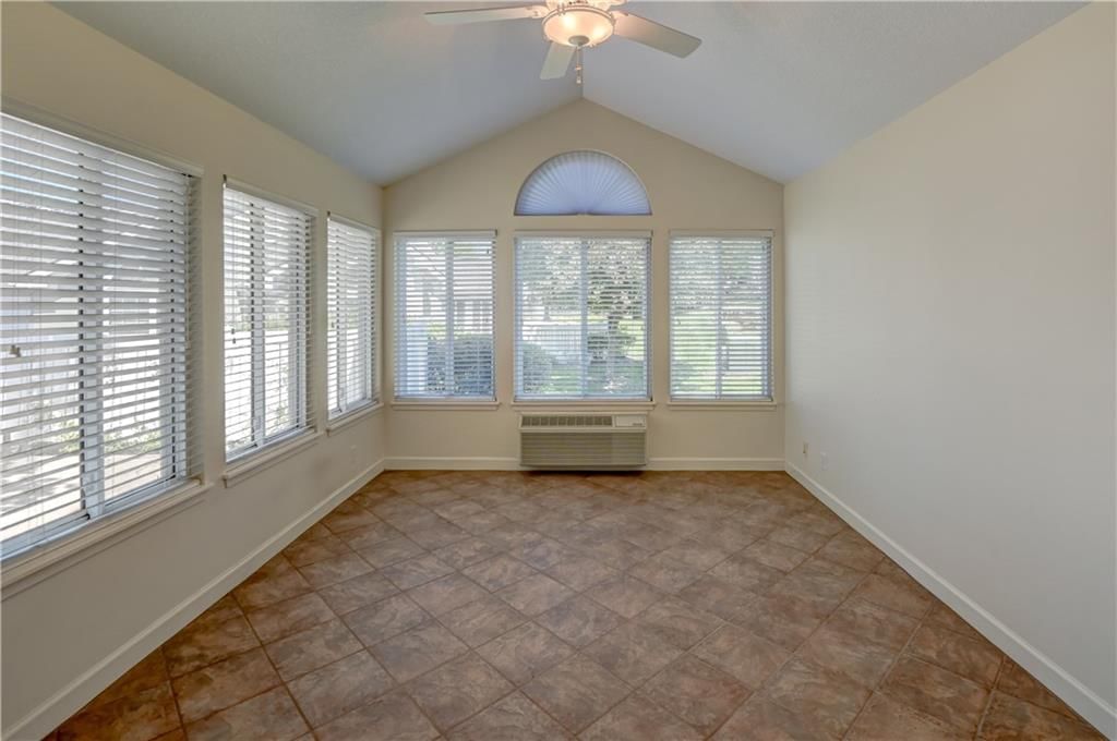 23113 W 71st Terrace — photo 4