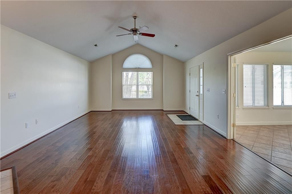23113 W 71st Terrace — photo 6