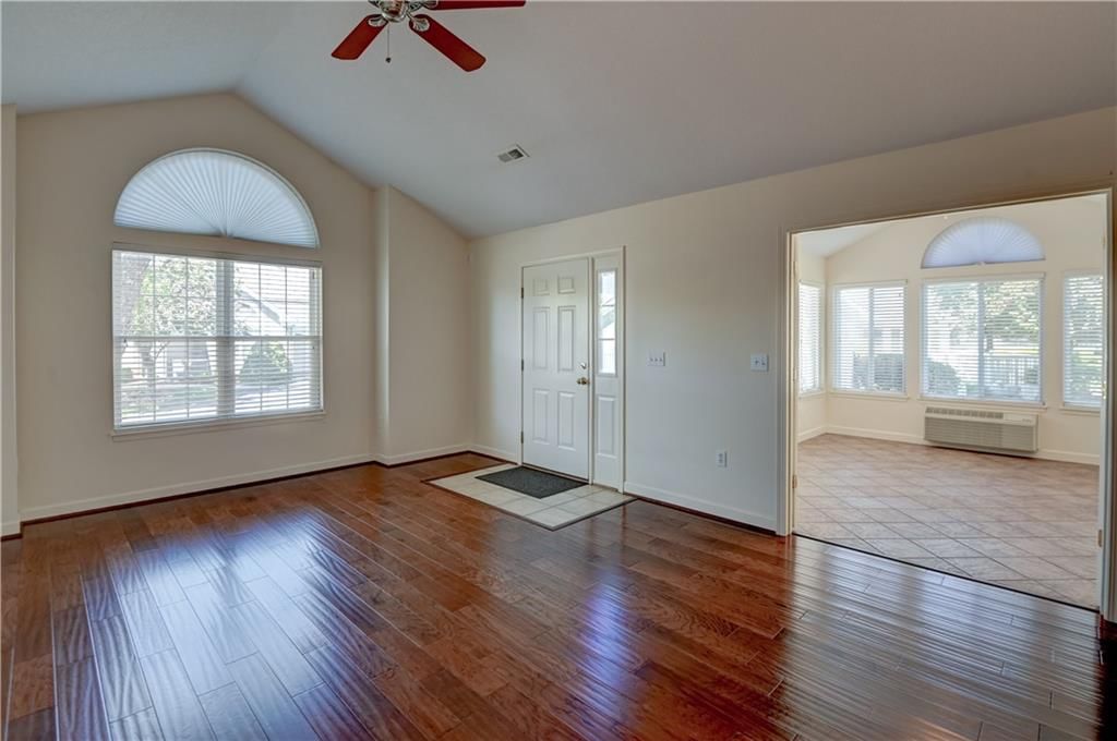 23113 W 71st Terrace — photo 7