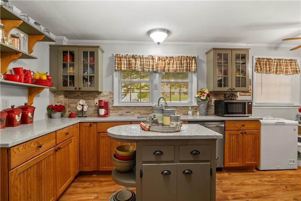 2113 Birch Street — photo 10