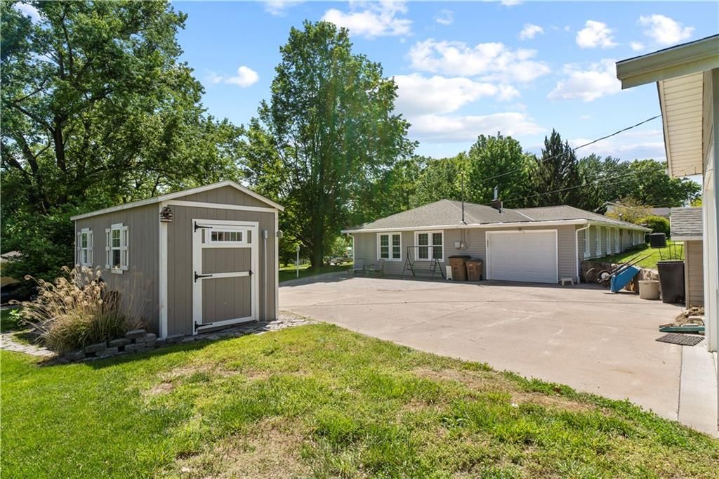 2113 Birch Street — photo 35