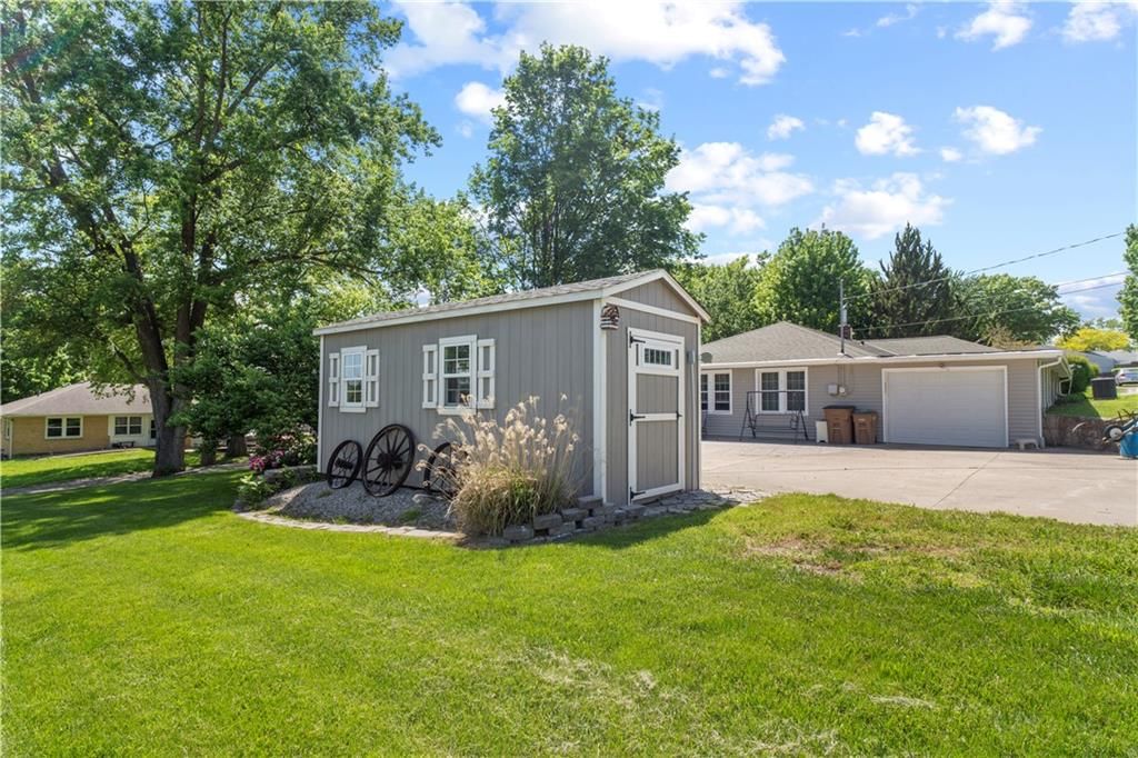 2113 Birch Street — photo 36