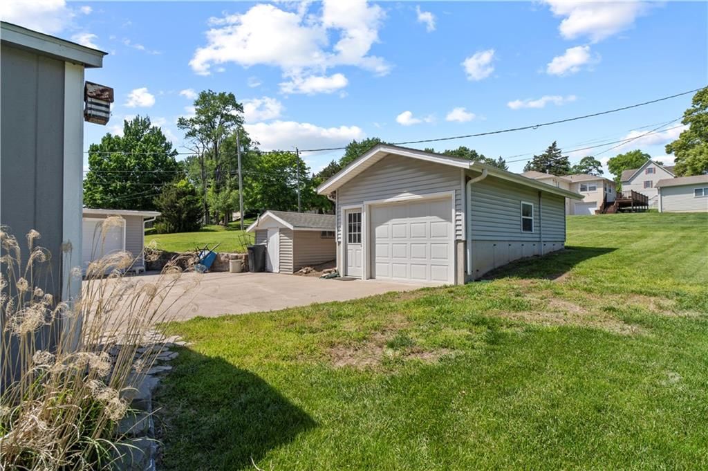 2113 Birch Street — photo 37