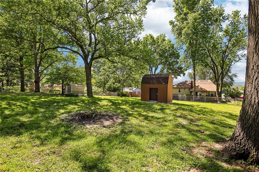 7237 Lafayette Avenue — photo 25