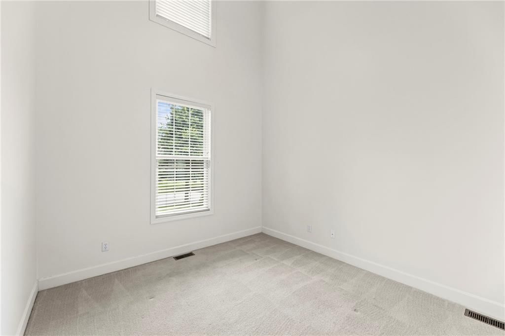 16019 S Locust Street — photo 7