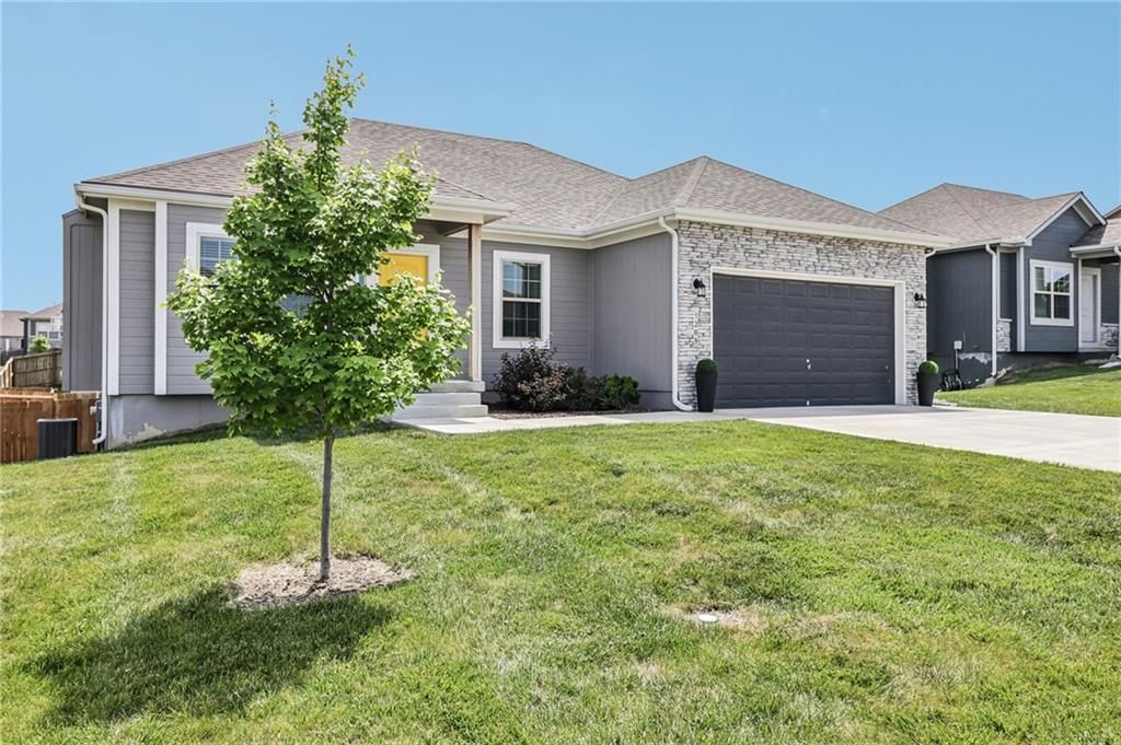 1205 NW Hilltop Lane — photo 2