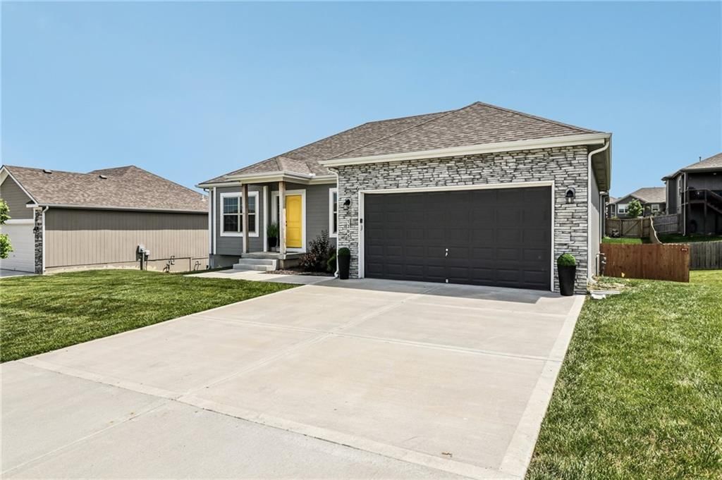 1205 NW Hilltop Lane — photo 3