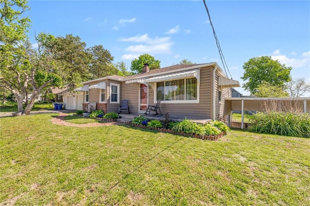 401 Maple Avenue — photo 4
