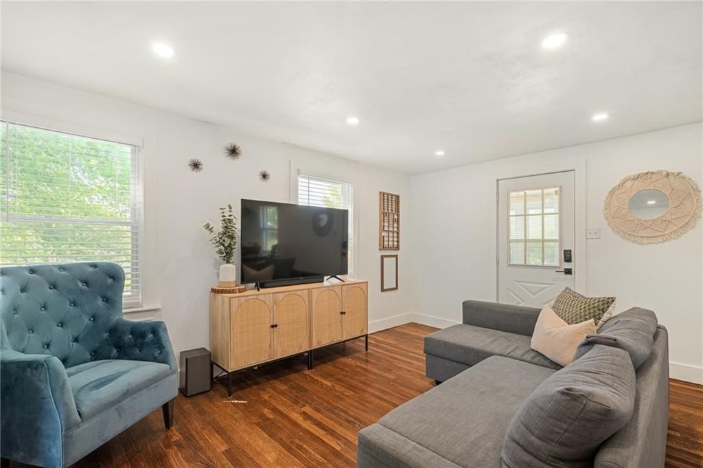 3125 S 9th Terrace — photo 3