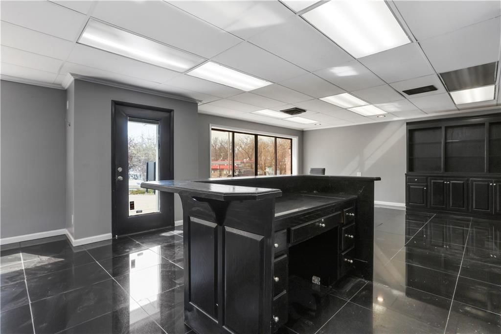 324 Elm Street — photo 14