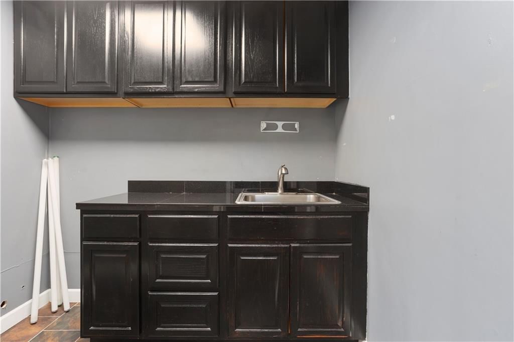 324 Elm Street — photo 20