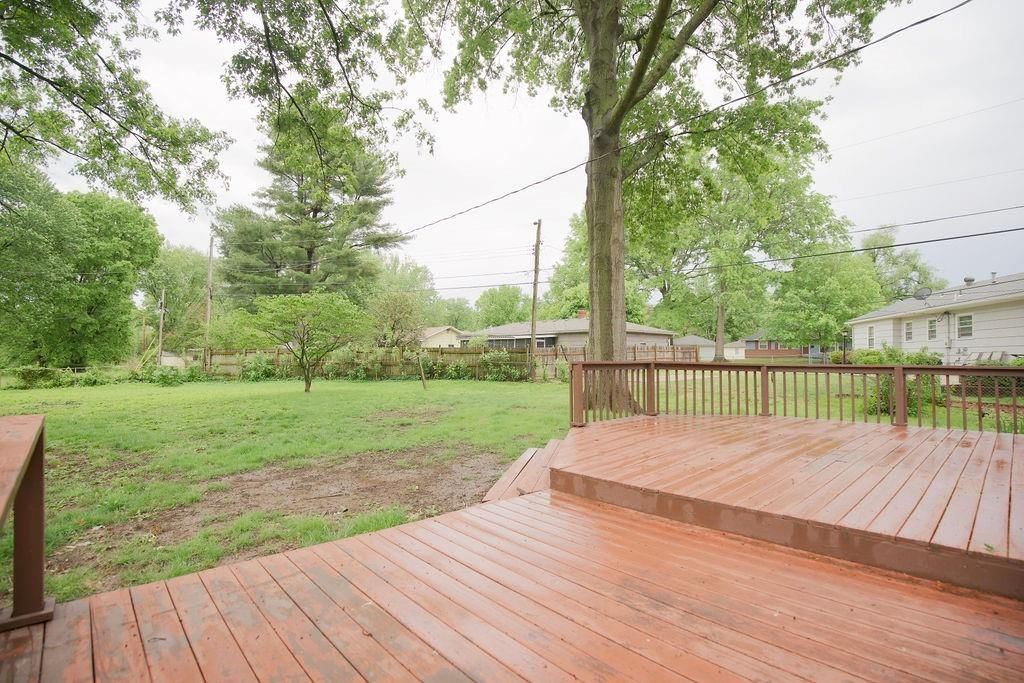605 NW Lakeview Road — photo 26