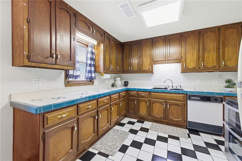 605 Pearl Street — photo 14