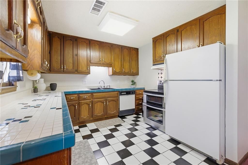 605 Pearl Street — photo 15