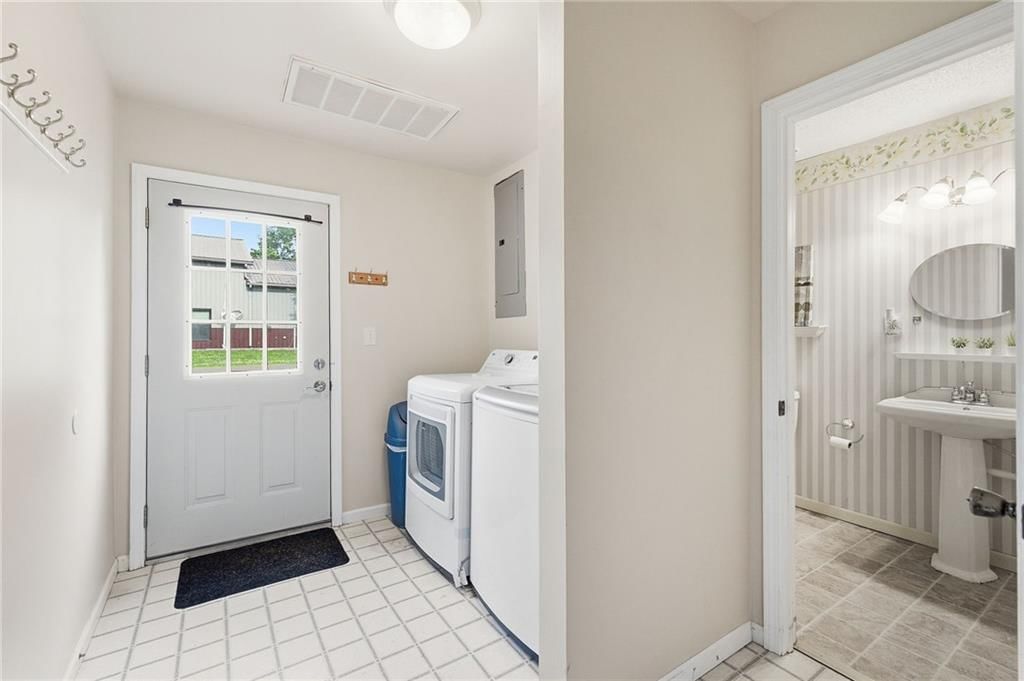 605 Pearl Street — photo 17