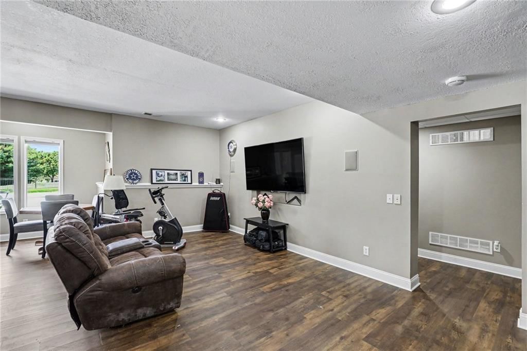9705 NE JACOB Lane — photo 38