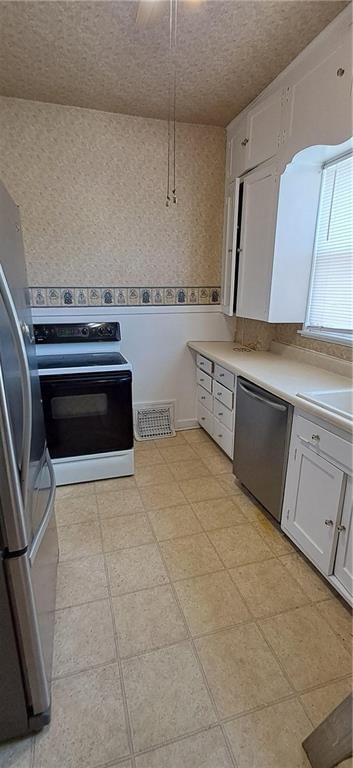 2835 Charles Street — photo 4